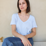 Still-T-Shirt V-Ausschnitt Baby Blau