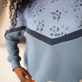 Sweatshirt zum Stillen - Blau geblümt
